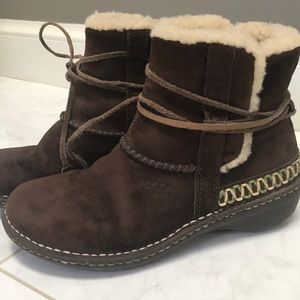 Ugh Cassia Suede Boots